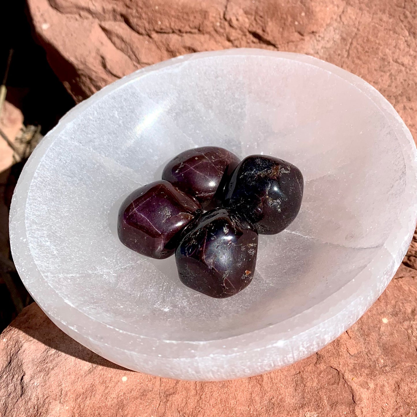 Garnet Tumbled Crystal - Kejiwa Alchemy