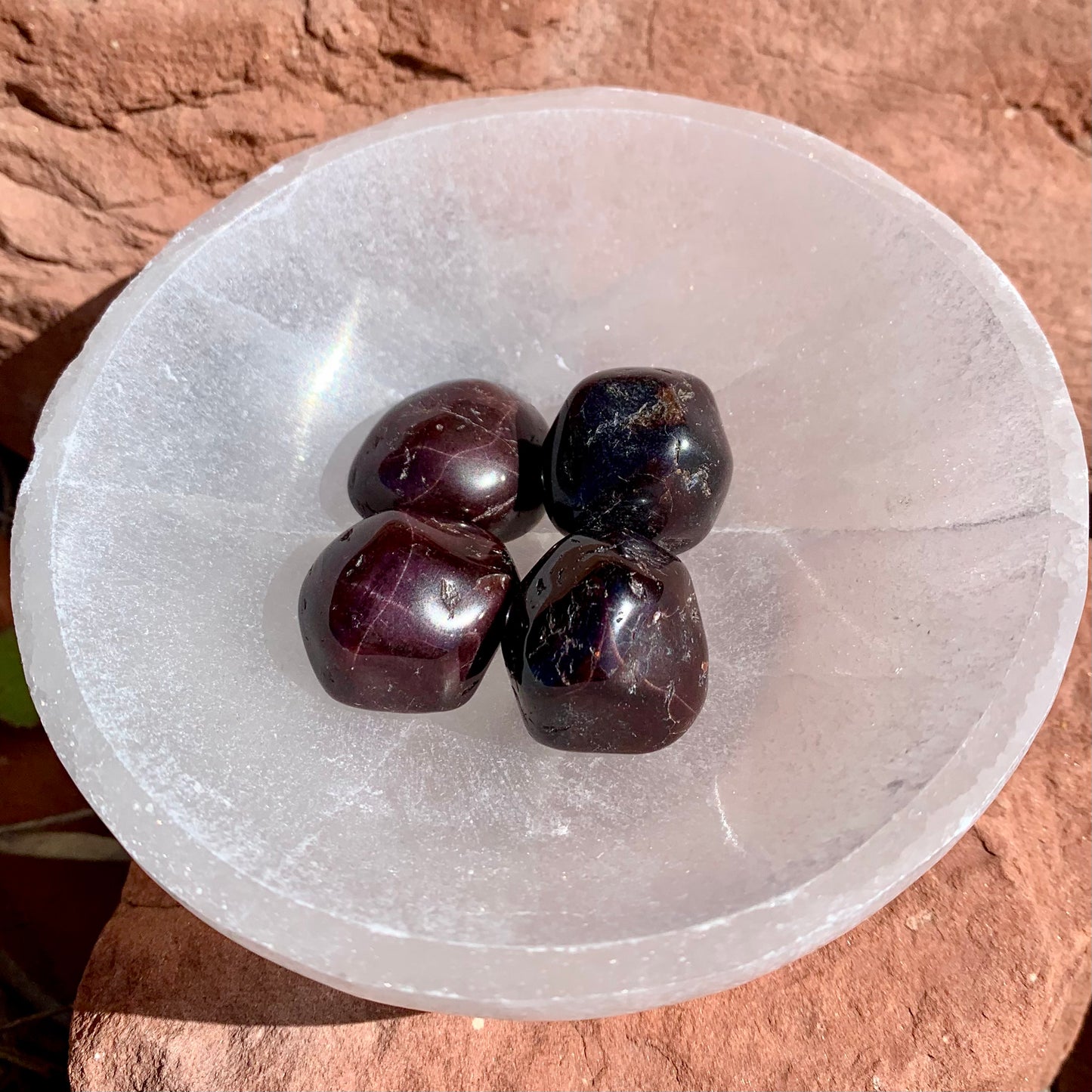 Garnet Tumbled Crystal - Kejiwa Alchemy