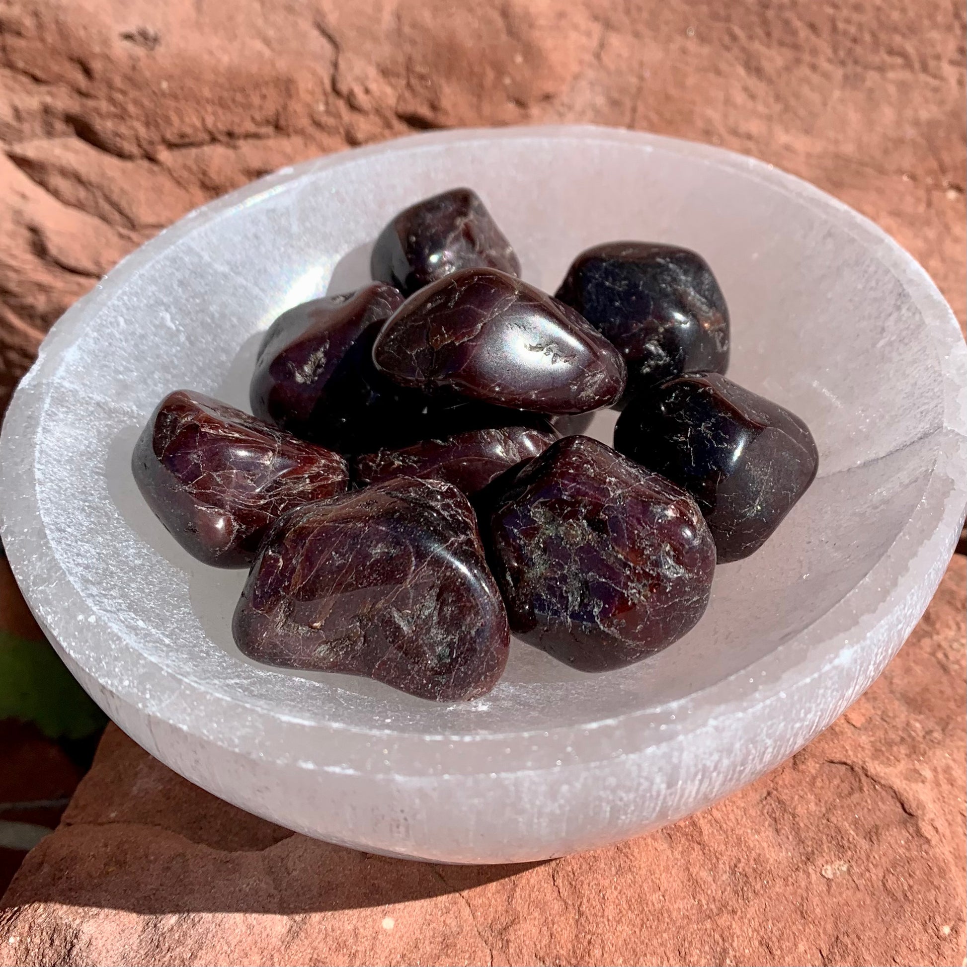 Garnet Tumbled Crystal - Kejiwa Alchemy